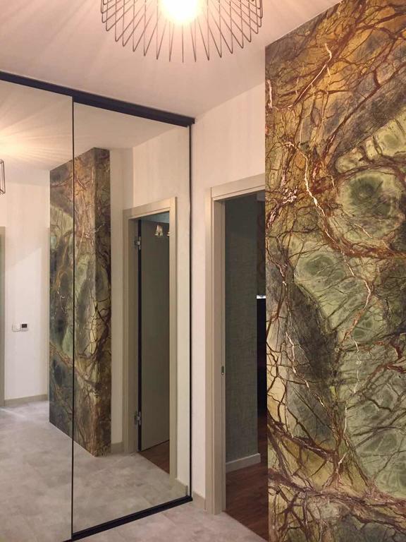Green Stone Kiev Luaran gambar