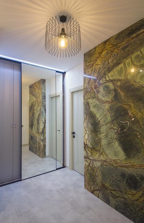 Green Stone Kiev Luaran gambar